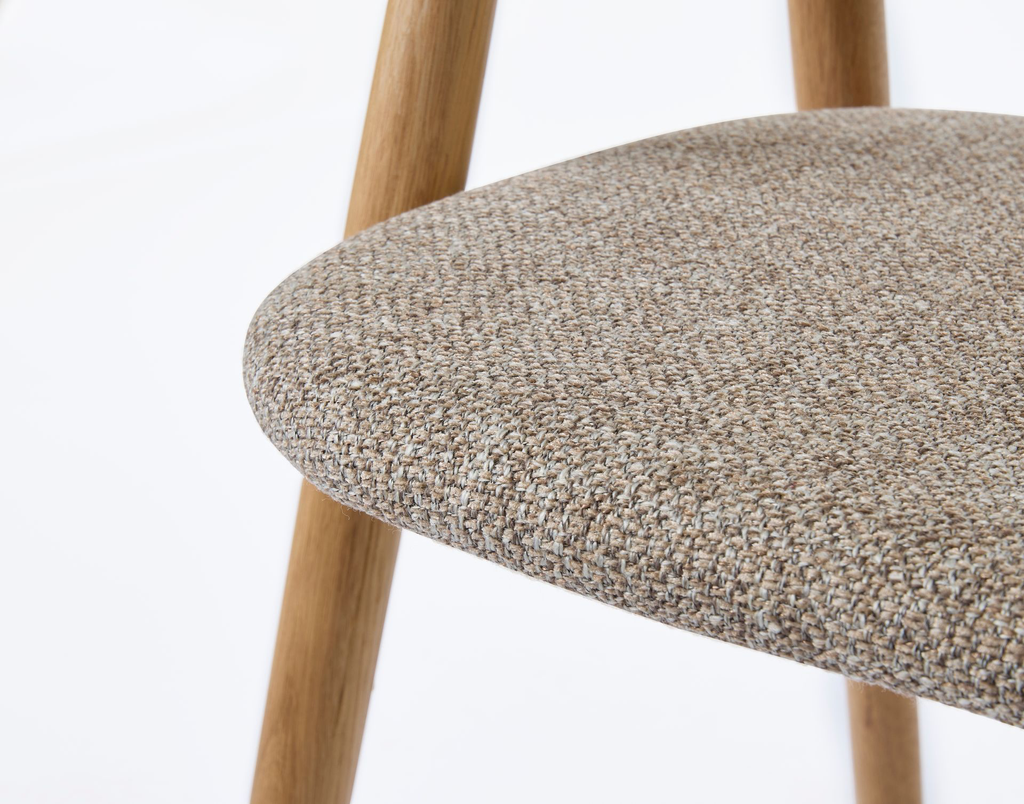 49560002-RELATE-ARMCHAIR-NATURAL-LATTE_D1.webp