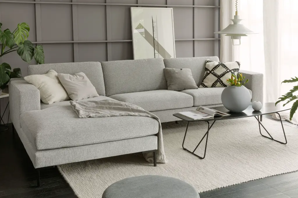 DOMINO_interior_set2_atropa_2_light_grey_1.webp