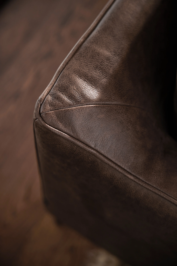 vilmers%2FPRODUCT_PHOTOS%2F1_SOFT_FURNITURE%2F1_1_SOFAS%2FINTERIOR_PHOTOS%2FLinden%2FLINDEN_180_VINTAGE_brown_447_%C2%A9vilmers%20(1).webp
