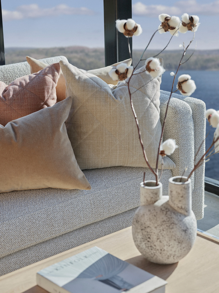 vilmers%2FPRODUCT_PHOTOS%2F1_SOFT_FURNITURE%2F1_1_SOFAS%2FINTERIOR_PHOTOS%2FNordic%2FNordic_3XL_(Duo_arms)_TAFFIE_ecru(4)%C2%A9%EF%B8%8FBohus_edited.webp